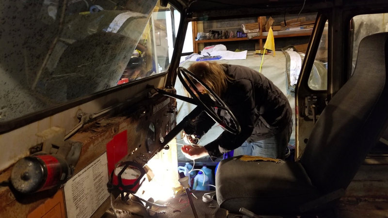 Illustration for article titled The Last-Minute Repair Frenzy That Saved My $500 Postal Jeep Project